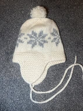 Hilda LTD Eddie bower 100% Lane 100% wool made in Iceland beanie